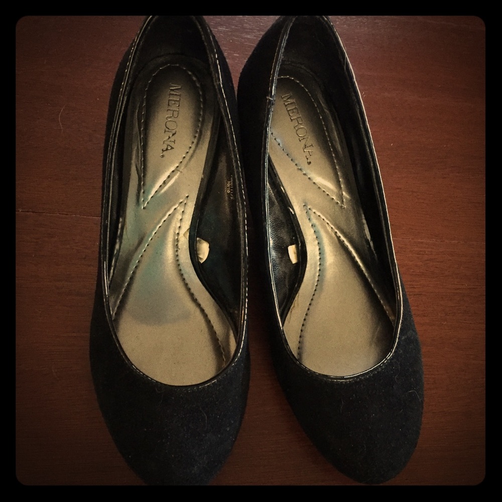 Black suede dress heel